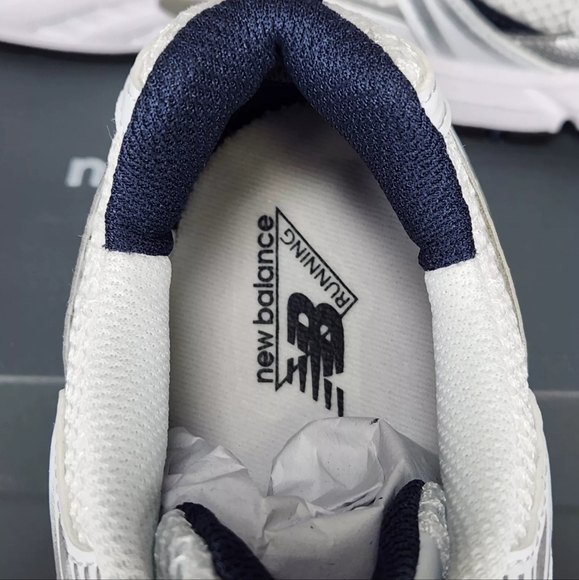 Men's New With Box New Balance 530 Running Shoes - Picture 5 of 5